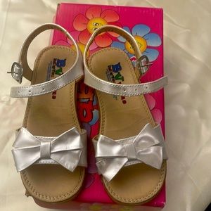 Pearl white sandals (Mexico 18.5=11.5 US)